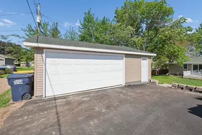 820 7th Avenue E, Shakopee, MN 55379 - Photo 24