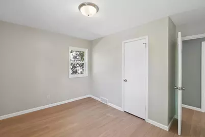 820 7th Avenue E, Shakopee, MN 55379 - Photo 10