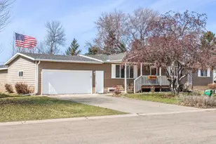 196 Hillcrest Ave, Spicer, MN 56288 - Photo 2