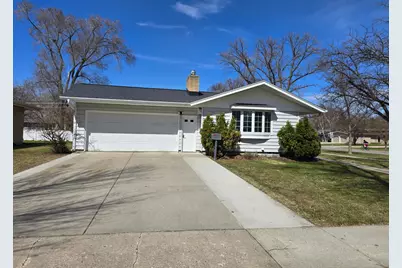 77 23rd Avenue N, Fargo, ND 58102 - Photo 1