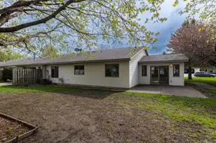 213 Foxborough Ln, Le Sueur, MN 56058 - Photo 4