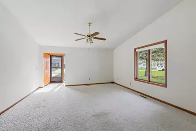 213 Foxborough Lane, Le Sueur, MN 56058 - Photo 8