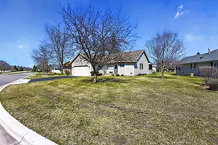 1288 Westbrook Cir, Alexandria, MN 56308 - Photo 4
