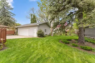 2905 Townview Ave NE, Saint Anthony, MN 55418 - Photo 32