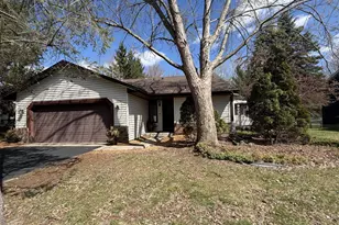 5986 Pheasant Dr, Shoreview, MN 55126 - Photo 2