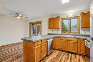 7877 18th St N, Oakdale, MN 55128 - Photo 16