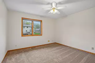 7877 18th St N, Oakdale, MN 55128 - Photo 26