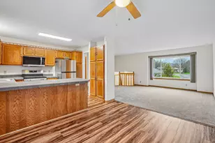7877 18th St N, Oakdale, MN 55128 - Photo 12