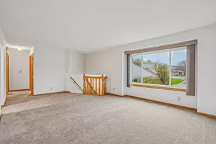 7877 18th St N, Oakdale, MN 55128 - Photo 6
