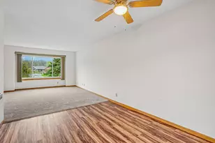7877 18th St N, Oakdale, MN 55128 - Photo 10