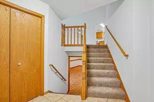 7877 18th St N, Oakdale, MN 55128 - Photo 4