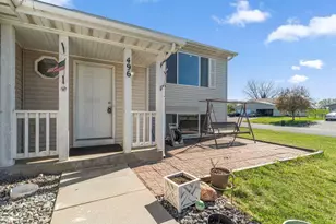 496 Braeburn Dr, Shakopee, MN 55379 - Photo 2