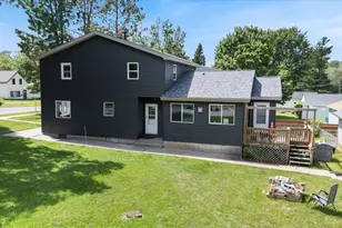 602 8th St NW, Chisholm, MN 55719 - Photo 2