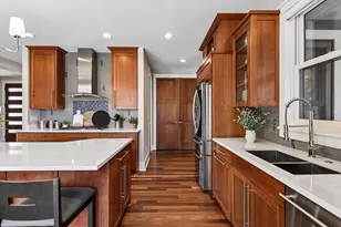 154 Babcock Ln, Wayzata, MN 55391 - Photo 20