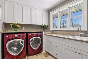 154 Babcock Ln, Wayzata, MN 55391 - Photo 50