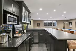 154 Babcock Ln, Wayzata, MN 55391 - Photo 58
