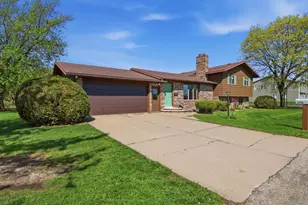 1106 Pierce Ave, Wabasha, MN 55981 - Photo 2