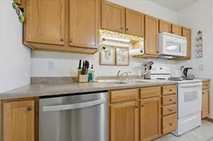 1776 Maryland Ave E, Saint Paul, MN 55106 - Photo 4