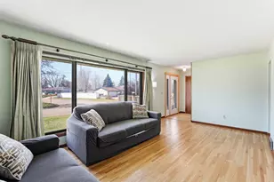 1249 Gary Dr, Saint Paul Park, MN 55071 - Photo 4