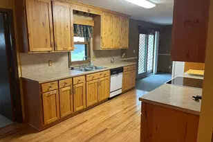 1318 W Chestnut Ave, Olivia, MN 56277 - Photo 6