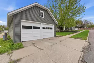 301 W 4th St, Winthrop, MN 55396 - Photo 30
