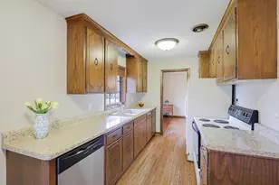 5900 Halifax Pl, Brooklyn Center, MN 55429 - Photo 12