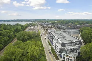 935 Lake St E, Wayzata, MN 55391 - Photo 2