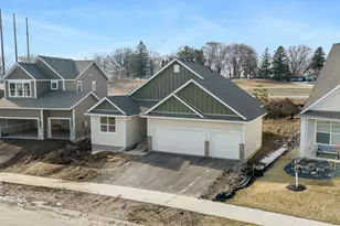 316 Distel Dr, Le Sueur, MN 56058 - Photo 2