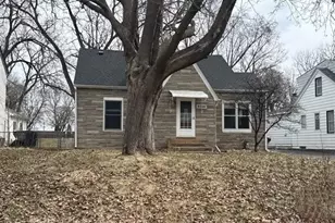 1852 Flandrau St, Maplewood, MN 55109 - Photo 2