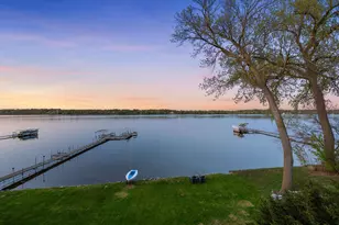 178 Peninsula Rd, Medicine Lake, MN 55441 - Photo 2