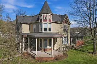 435 Jefferson St, Eau Claire, WI 54701 - Photo 2