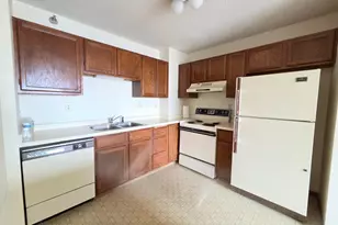 66 9th St E, Saint Paul, MN 55101 - Photo 16