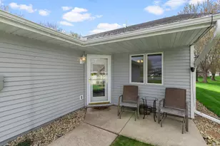 353 Meadowview Ct, Baldwin, WI 54002 - Photo 8