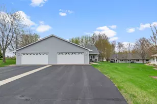 353 Meadowview Ct, Baldwin, WI 54002 - Photo 6