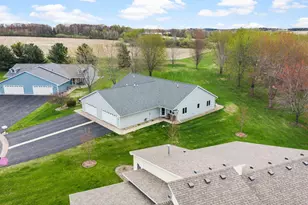 353 Meadowview Ct, Baldwin, WI 54002 - Photo 2