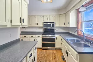 221 W Park Ave, Warren, MN 56762 - Photo 4