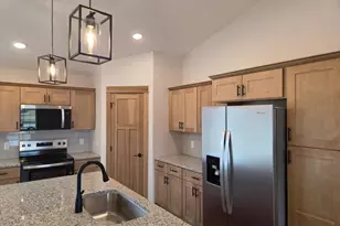 656 Daisy Ct, Lake Crystal, MN 56055 - Photo 6