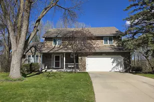 4710 White Oak Ct, Eagan, MN 55122 - Photo 1