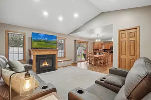 714 E Crescent Ln, Litchfield, MN 55355 - Photo 6