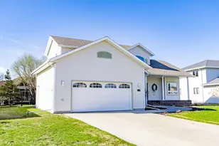 1134 47th Ave N, Fargo, ND 58102 - Photo 2