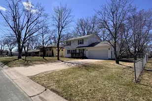 7596 Jackson St NE, Fridley, MN 55432 - Photo 4