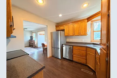 925 2nd Avenue SW, Pipestone, MN 56164 - Photo 8