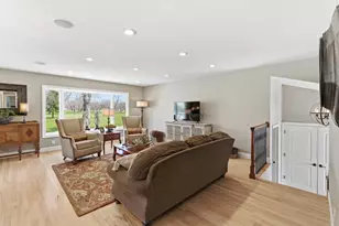 225 10th St SE, Wells, MN 56097 - Photo 6