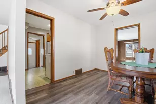 520 Ann St SE, Willmar, MN 56201 - Photo 8