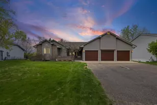 5785 Turtle Lake Rd, Shoreview, MN 55126 - Photo 2