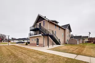 202 3rd Ave SE, Barnesville, MN 56514 - Photo 2