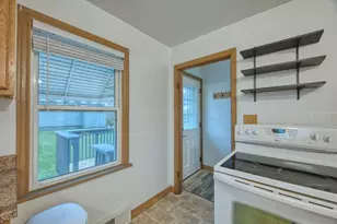 1008 Douglas Ave, Eveleth, MN 55734 - Photo 10