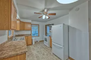 1008 Douglas Ave, Eveleth, MN 55734 - Photo 8