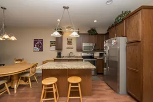 4129 Jarmann Ln, Shakopee, MN 55379 - Photo 4