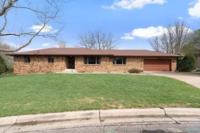 1455 Sunset Drive SW, Owatonna, MN 55060 - Photo 2